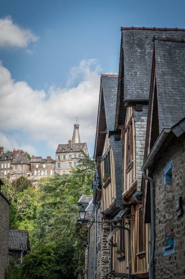 Hotel Particulier Le Mercier De Montigny -Une Nuit Sur Les Remparts- Fougères エクステリア 写真