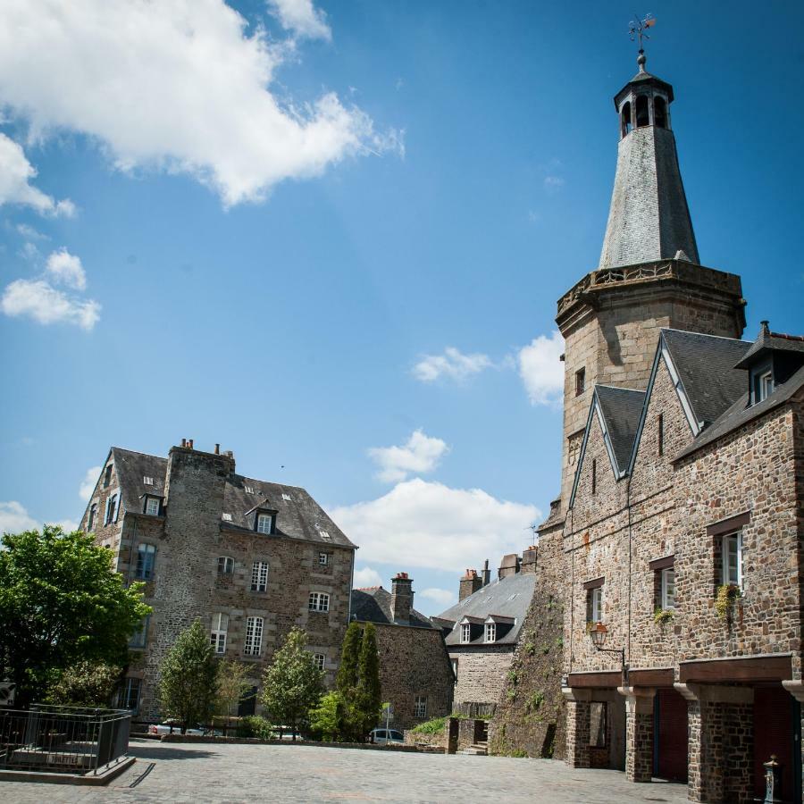 Hotel Particulier Le Mercier De Montigny -Une Nuit Sur Les Remparts- Fougères エクステリア 写真