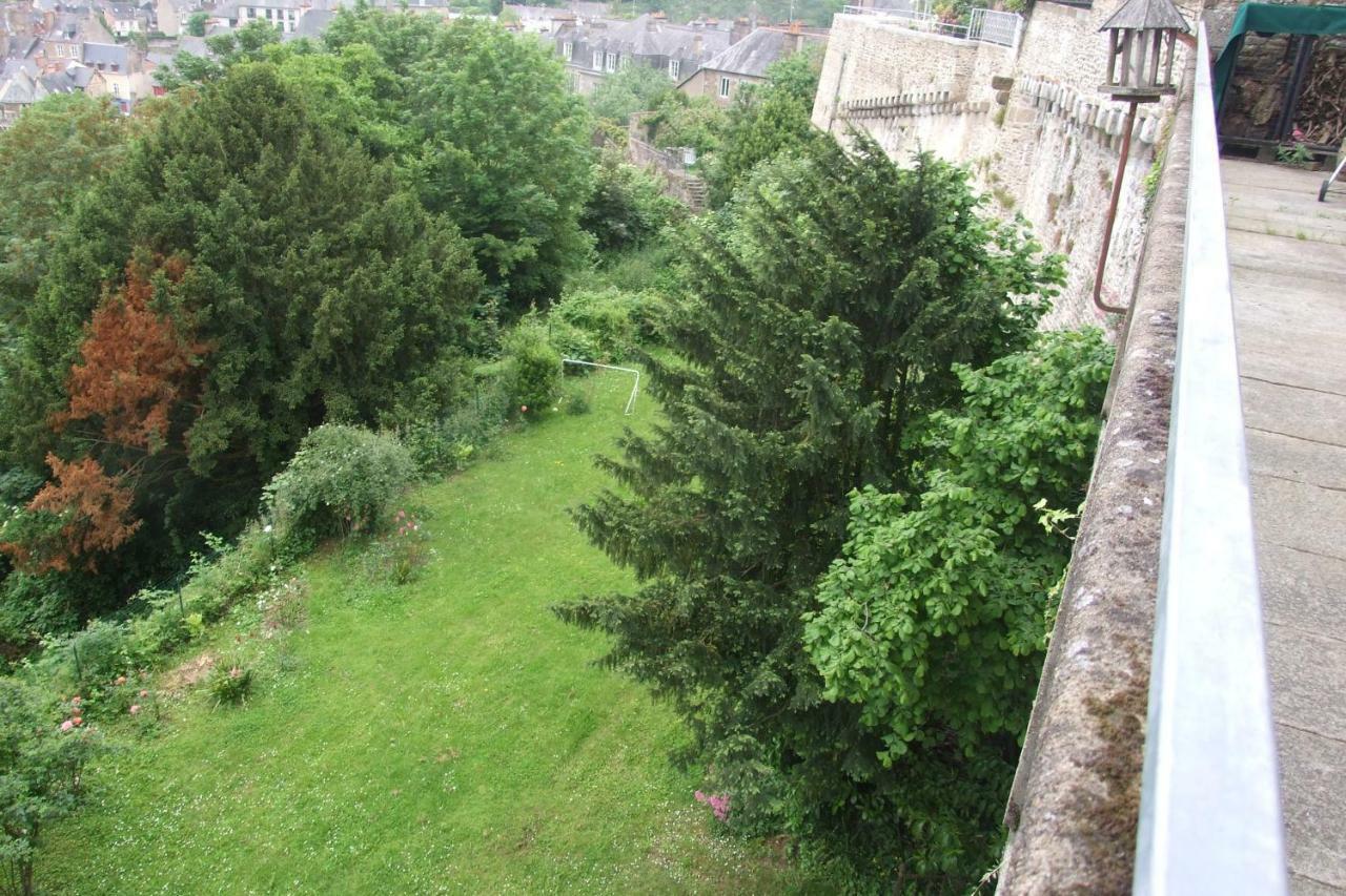 Hotel Particulier Le Mercier De Montigny -Une Nuit Sur Les Remparts- Fougères エクステリア 写真