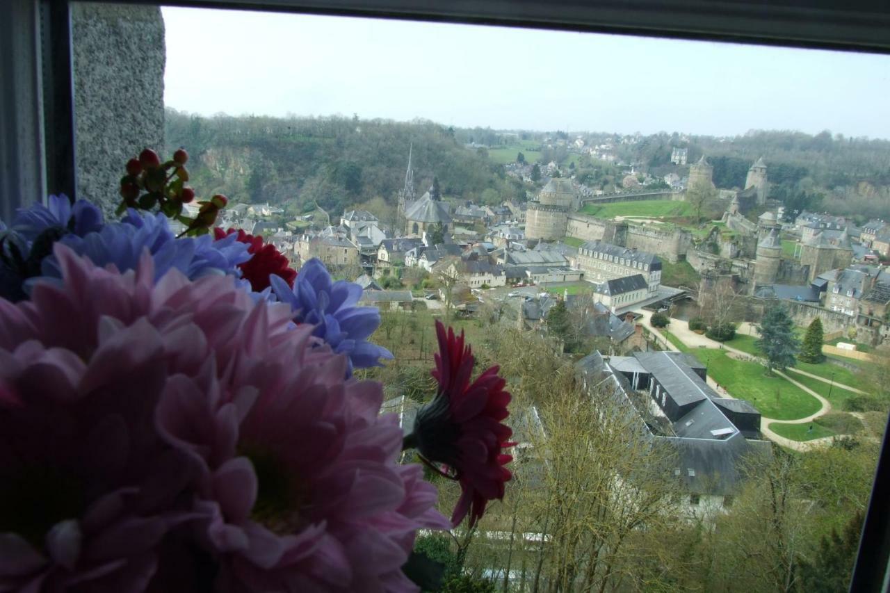Hotel Particulier Le Mercier De Montigny -Une Nuit Sur Les Remparts- Fougères エクステリア 写真