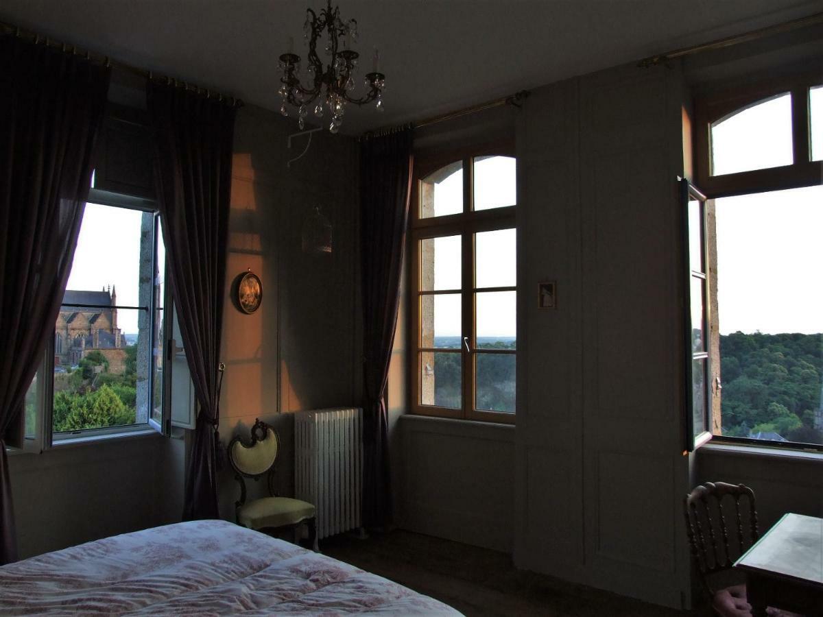 Hotel Particulier Le Mercier De Montigny -Une Nuit Sur Les Remparts- Fougères エクステリア 写真