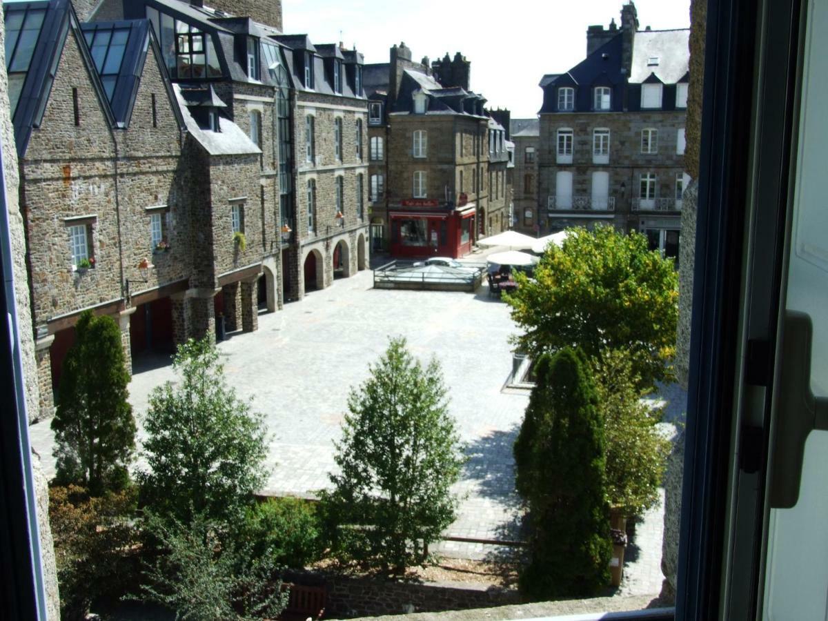 Hotel Particulier Le Mercier De Montigny -Une Nuit Sur Les Remparts- Fougères エクステリア 写真