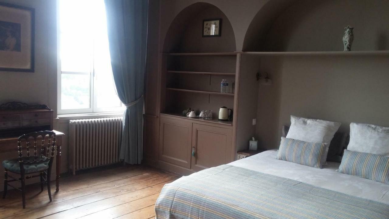 Hotel Particulier Le Mercier De Montigny -Une Nuit Sur Les Remparts- Fougères エクステリア 写真